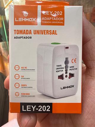 Tomada universal internacional